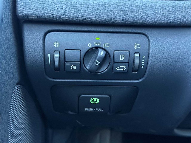 Volvo xc60 3.0 t6 awd r-design 2010 | 55-nhg-1 i - afbeelding 10 van  37