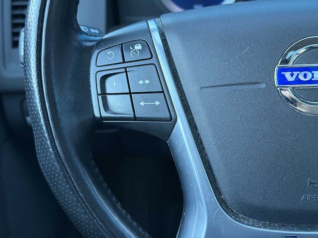 Volvo xc60 3.0 t6 awd r-design 2010 | 55-nhg-1 i - afbeelding 11 van  37