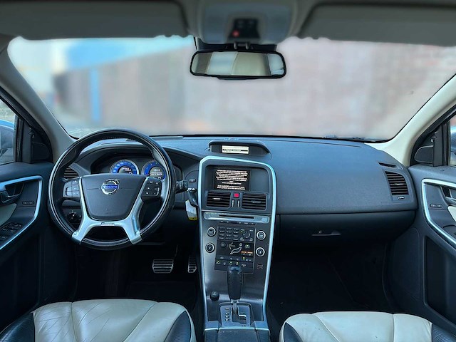 Volvo xc60 3.0 t6 awd r-design 2010 | 55-nhg-1 i - afbeelding 25 van  37