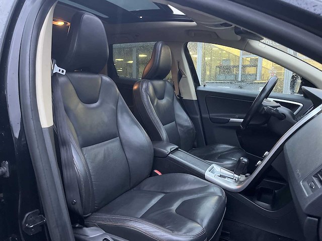 Volvo xc60 3.0 t6 awd summum 2010 | 21-kls-1 i - afbeelding 19 van  29