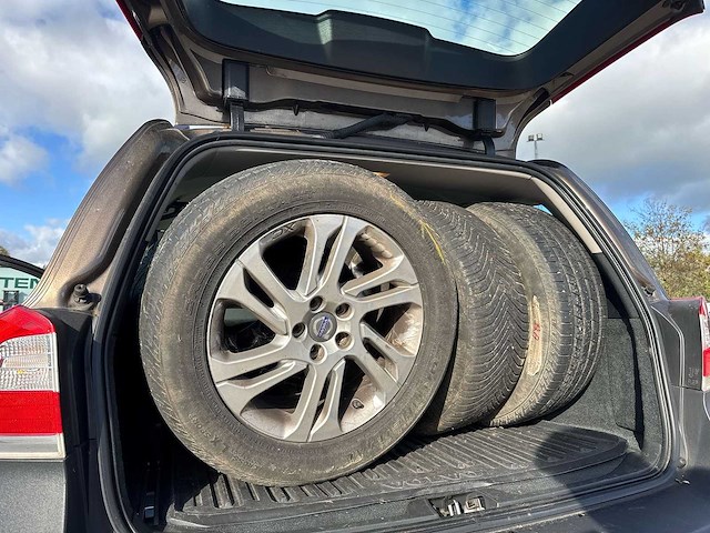 Volvo xc70 2.0 d4 fwd nordic+ 2014 | 6-xjr-85 - afbeelding 16 van  24