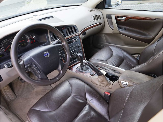 Volvo xc70 2.4 d5 2005 awd automaat, 8-xzb-62 - afbeelding 2 van  37