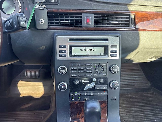 Volvo xc70 3.2 summum 2008 | 39-gvb-9 i - afbeelding 7 van  28