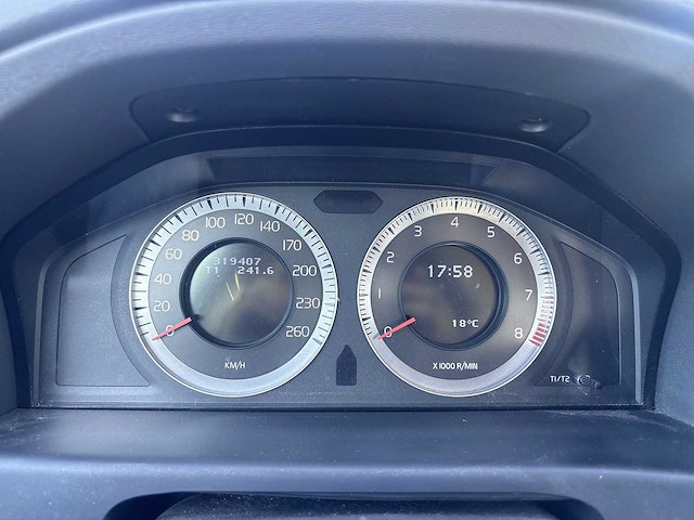 Volvo xc70 3.2 summum 2008 | 39-gvb-9 i - afbeelding 9 van  28