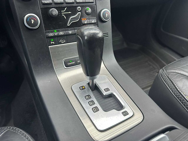 Volvo xc70 3.2 summum 4wd automatic | 03-01-45 i - afbeelding 21 van  21