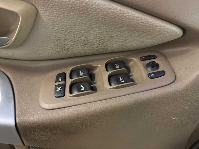 Volvo xc90 2.4 d5 summum 7p. | youngtimer | 33-jtp-7 - afbeelding 9 van  17