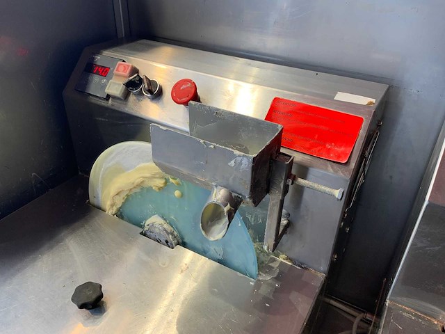 Vomachoc 20 mouleermachine - afbeelding 3 van  4