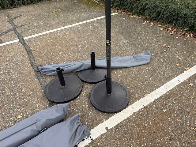 Vonroc parasol op voet (3x) - afbeelding 2 van  6