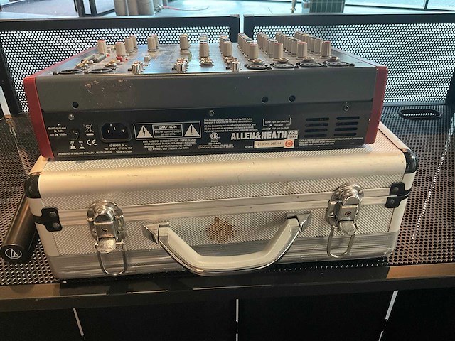 Vonyx dj stand met toebehoren - afbeelding 5 van  13