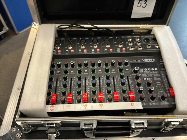 Vonyx vm-kg10 analoge mengtafel - afbeelding 3 van  4