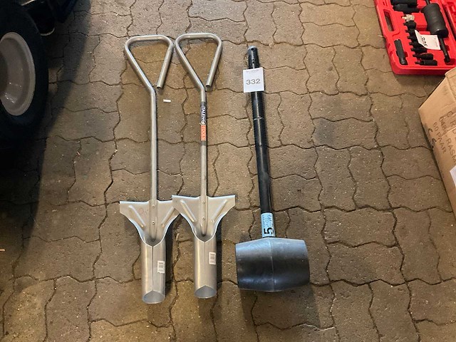 Voorhamer en bollenplanter - afbeelding 1 van  1