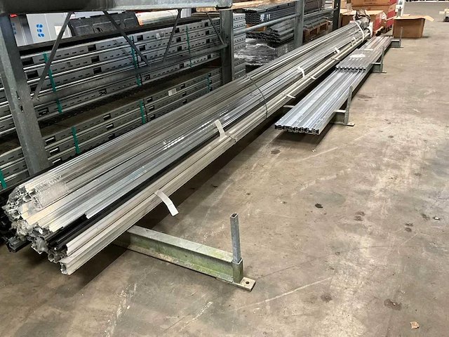 Voorraad aluminium profielen - afbeelding 2 van  6