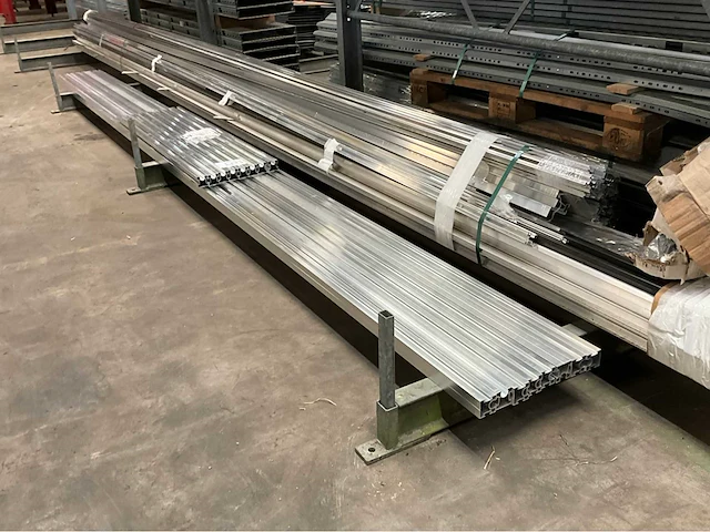 Voorraad aluminium profielen - afbeelding 3 van  6