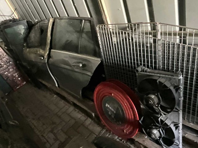 Voorraad auto-onderdelen o.a. carrosserie, interieur, velgen van mg, mini - afbeelding 4 van  41