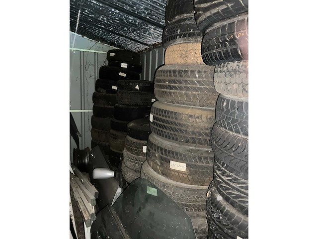 Voorraad auto-onderdelen o.a. carrosserie, interieur, velgen van mg, mini - afbeelding 15 van  41