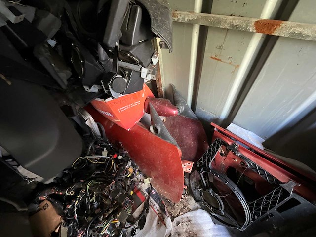 Voorraad auto-onderdelen o.a. carrosserie, interieur, velgen van mg, mini - afbeelding 31 van  41