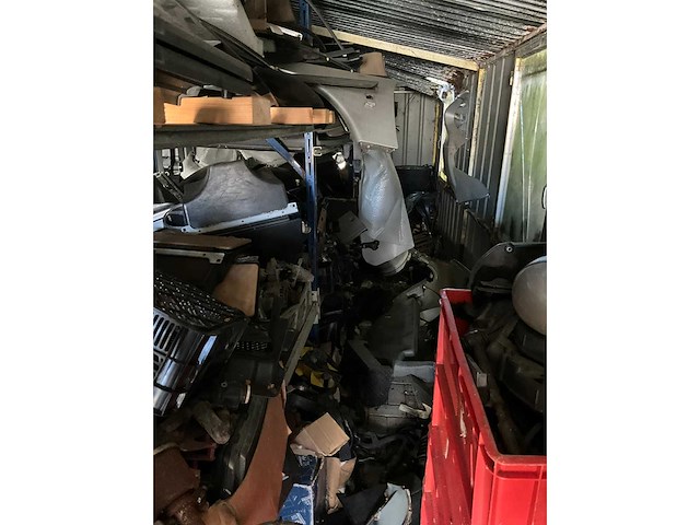 Voorraad auto-onderdelen o.a. carrosserie, interieur, velgen van mg, mini - afbeelding 23 van  41
