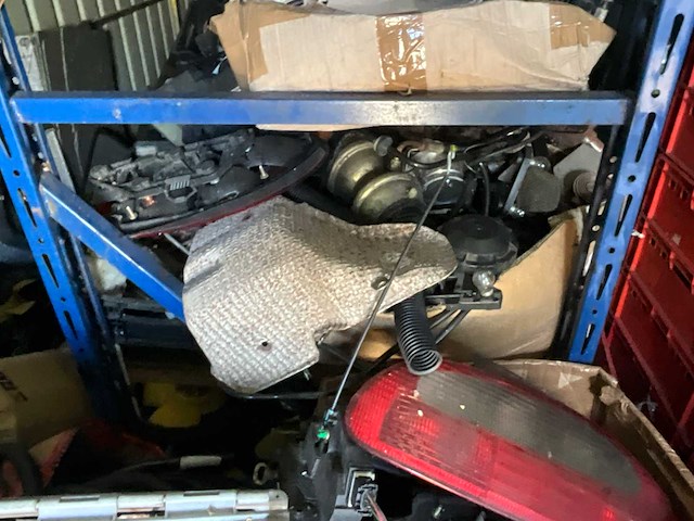 Voorraad auto-onderdelen o.a. carrosserie, interieur, velgen van mg, mini - afbeelding 39 van  41