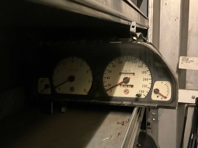 Voorraad auto-onderdelen o.a. koppelingskabels, ecu’s, autoradio’s, tellerklokken, schokdempers, bougiekabels, interieuronderdelen - afbeelding 4 van  22