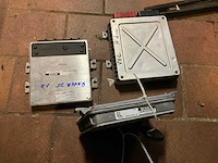 Voorraad auto-onderdelen o.a. koppelingskabels, ecu’s, autoradio’s, tellerklokken, schokdempers, bougiekabels, interieuronderdelen - afbeelding 9 van  22