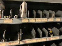 Voorraad auto-onderdelen o.a. koppelingskabels, ecu’s, autoradio’s, tellerklokken, schokdempers, bougiekabels, interieuronderdelen - afbeelding 14 van  22