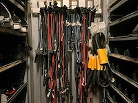 Voorraad auto-onderdelen o.a. koppelingskabels, ecu’s, autoradio’s, tellerklokken, schokdempers, bougiekabels, interieuronderdelen - afbeelding 18 van  22