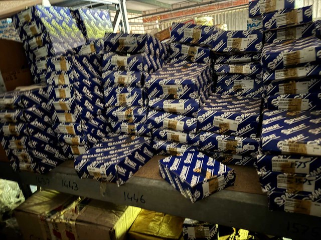 Voorraad auto-onderdelen o.a. remblokken, radiatoren, interieur/oliefilters + 12 meter legbordstelling - afbeelding 2 van  28