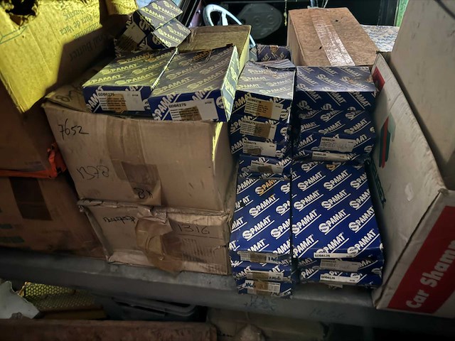 Voorraad auto-onderdelen o.a. remblokken, radiatoren, interieur/oliefilters + 12 meter legbordstelling - afbeelding 6 van  28
