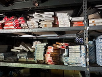 Voorraad auto-onderdelen o.a. remblokken, radiatoren, interieur/oliefilters + 12 meter legbordstelling - afbeelding 14 van  28