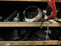 Voorraad auto-onderdelen o.a. stuurkolomsystemen, kogelkoppelingen, accukabels, keerringen, ecd, versnellingspoken - afbeelding 12 van  17