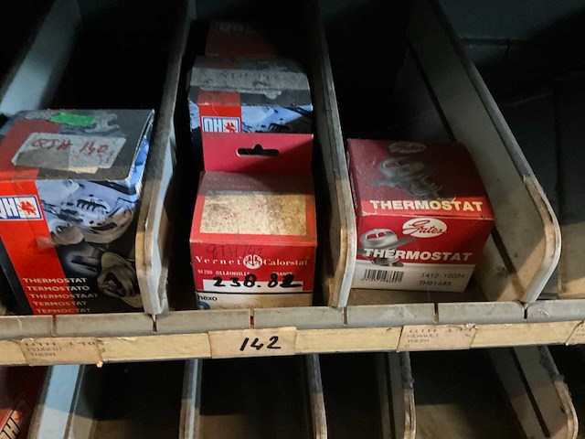 Voorraad auto-onderdelen o.a. thermostaten, bougies - afbeelding 14 van  20