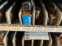 Voorraad auto-onderdelen o.a. thermostaten, bougies - afbeelding 20 van  20