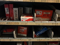 Voorraad auto-onderdelen o.a. wiellagers sets, bougies - afbeelding 4 van  11