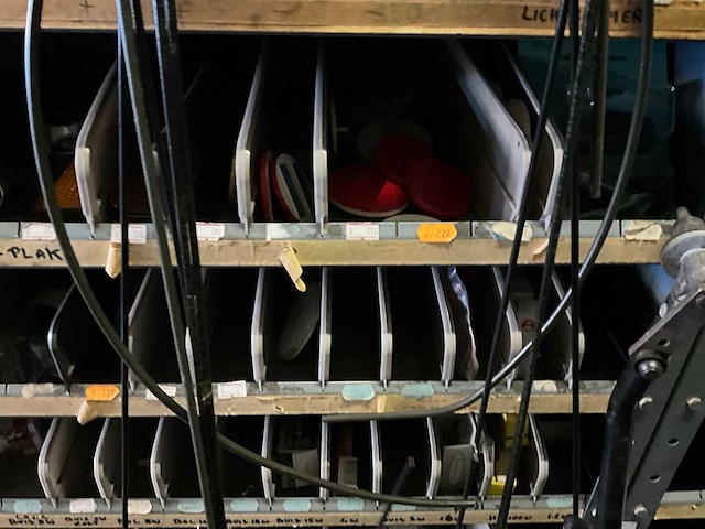 Voorraad autoverlichting, druklagers en toebehoren - afbeelding 15 van  23