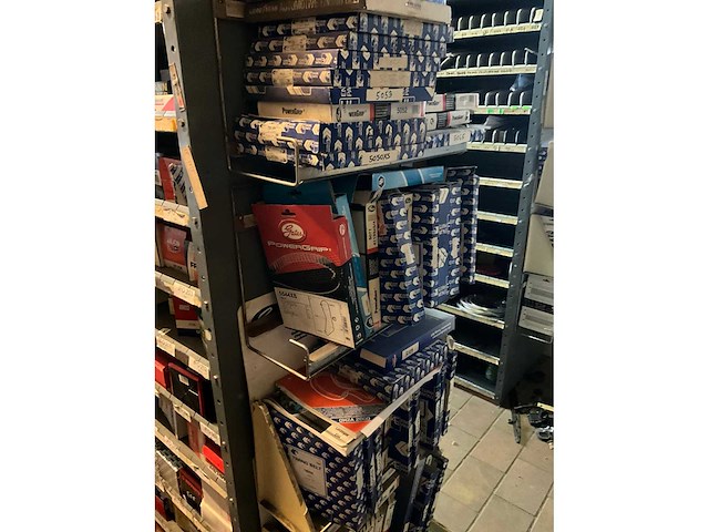 Voorraad distributieriemen - afbeelding 1 van  11