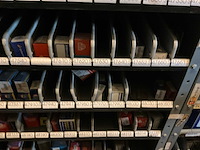 Voorraad elektronische auto-onderdelen o.a. stroomverdelers - afbeelding 2 van  19