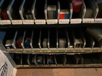 Voorraad elektronische auto-onderdelen o.a. stroomverdelers - afbeelding 4 van  19