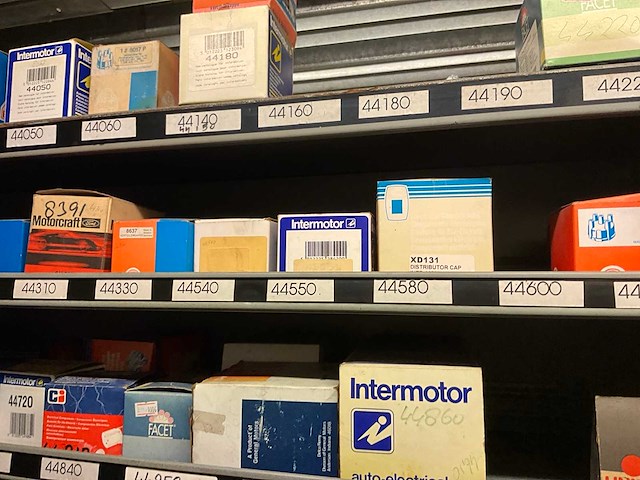 Voorraad elektronische auto-onderdelen o.a. stroomverdelers - afbeelding 8 van  19
