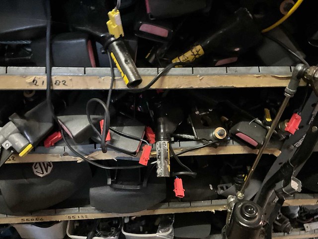 Voorraad gebruikte auto-onderdelen - afbeelding 6 van  20