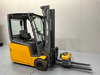 Voorraad heftrucks, quads, reinigingsmachines en gereedschappen