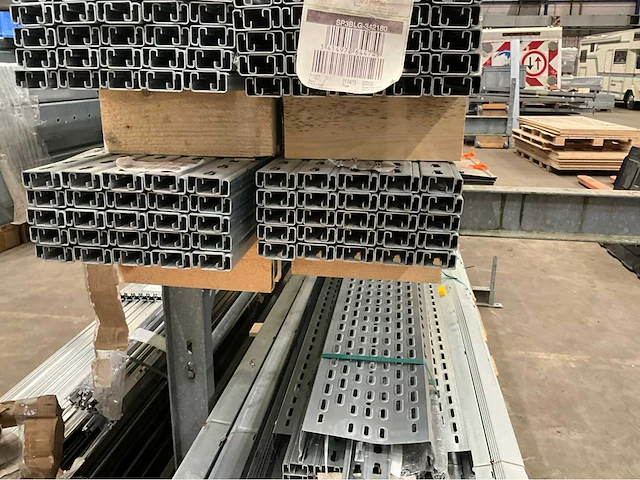 Voorraad kabelgoot profielstaal - afbeelding 11 van  11