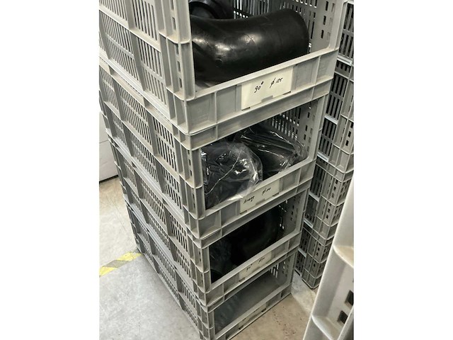 Voorraad kunststof bochten, sokken, moffen, kragen, t-stukken, eindkappen - afbeelding 16 van  61