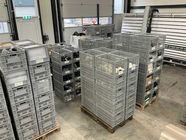 Voorraad kunststof bochten, sokken, moffen, kragen, t-stukken, eindkappen - afbeelding 13 van  61