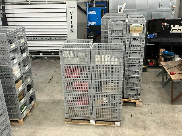 Voorraad kunststof bochten, sokken, moffen, kragen, t-stukken, eindkappen - afbeelding 18 van  61