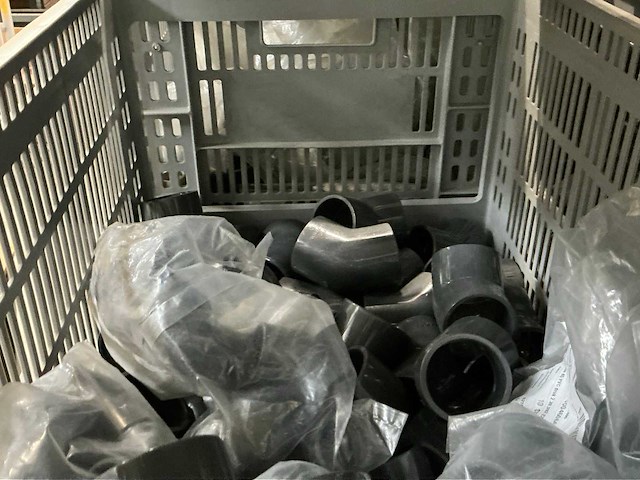 Voorraad kunststof bochten, sokken, moffen, kragen, t-stukken, eindkappen - afbeelding 48 van  61