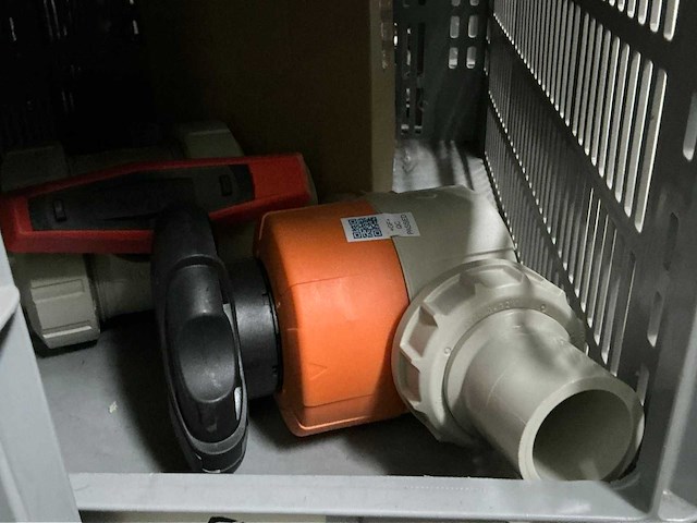 Voorraad kunststof bochten, sokken, moffen, kragen, t-stukken, eindkappen - afbeelding 60 van  61