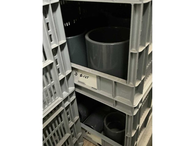 Voorraad kunststof bochten, sokken, moffen, kragen, t-stukken, eindkappen - afbeelding 61 van  61