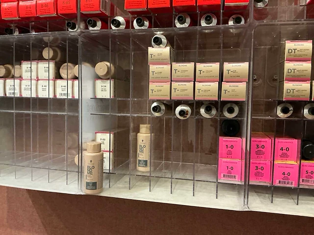 Voorraad schwarzkopf haarverzorging - afbeelding 22 van  46