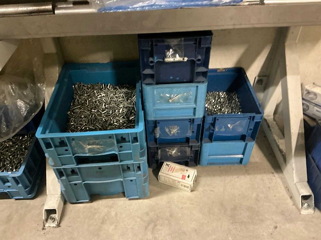Voorraad staal / kunststof - afbeelding 7 van  17