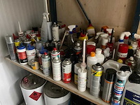 Voorraad verf , pur , lijm & kit - afbeelding 23 van  32